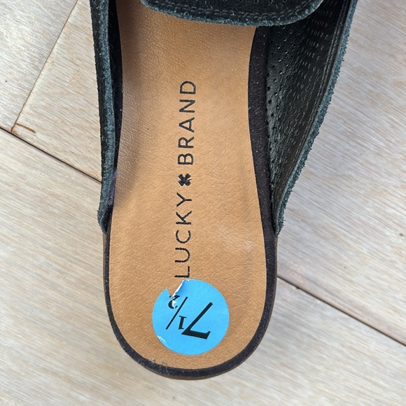 Lucky brand, black leather slip on flats - Picture 2 of 8